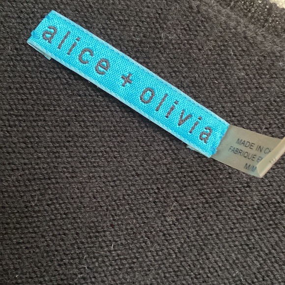 Alice + Olivia Black Wool Mixed Stitch Crew Neck Pullover Sweater Size Medium - Picture 3 of 13